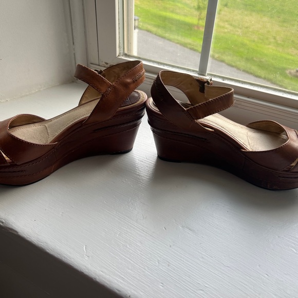Frye Carlie Seam sandals size 8 - Picture 2 of 9